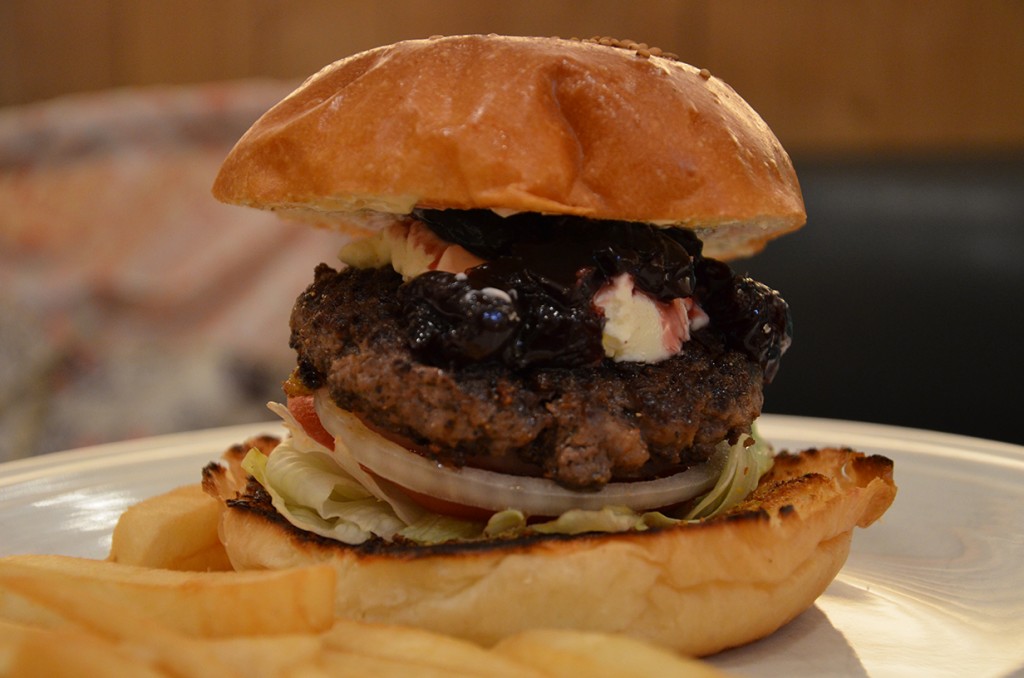 BURGER MANIA, Shirokane - Shinagawa / Gotanda - Menu, Prices & Restaurant  Reviews - Tripadvisor